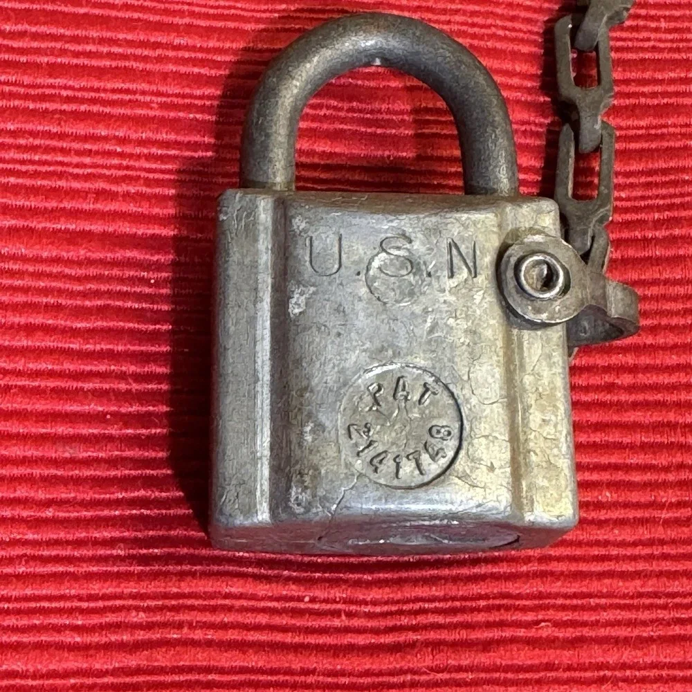 WWII Era US Navy USN Padlock w/Keys Patent #2141748‎ Chicago Lock Co